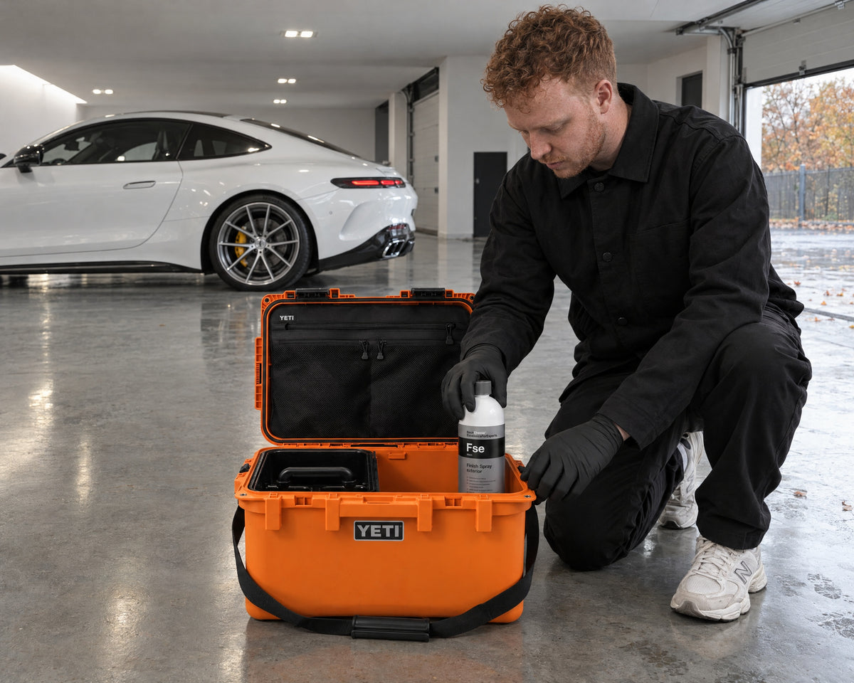 Detailing1 Hero: Opbergboxen — autoverzorging goed bewaren, vorstgevoelige flessen in de box naar binnen (desktop)