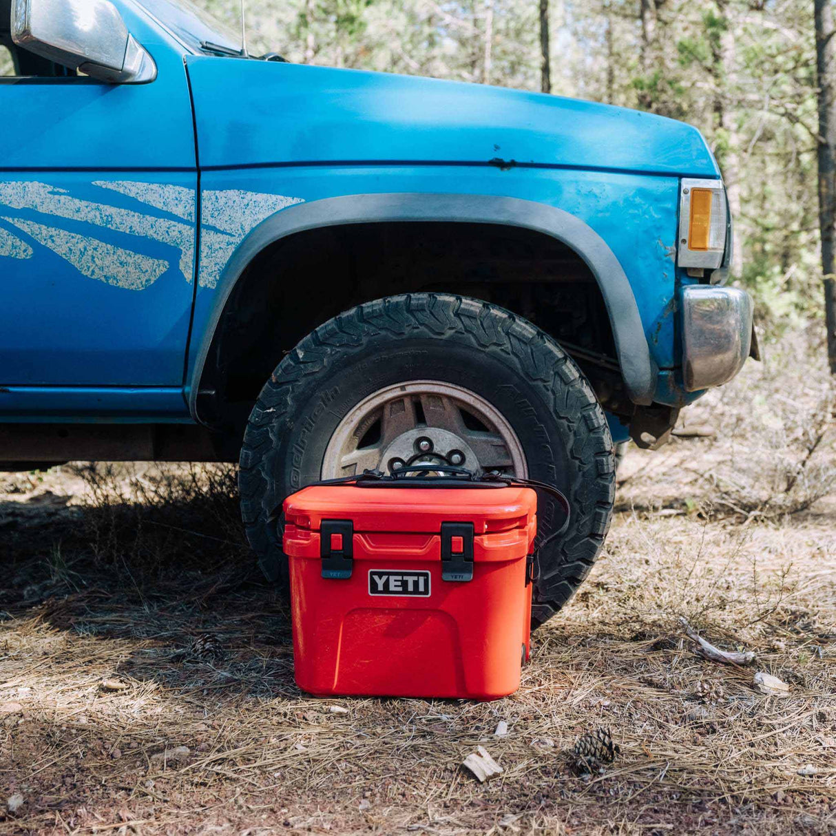 Roadie® 15 Hard Cooler Kühlbox mit Tragegurt (klein)