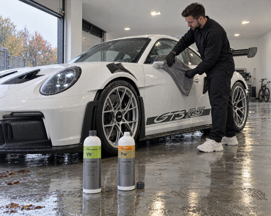 Detailing1 Spotlight: herfstwasbeurt met Koch-Chemie Vb en Pw, THE COLLECTION Aqua droogdoek op een Porsche 911 GT3 RS